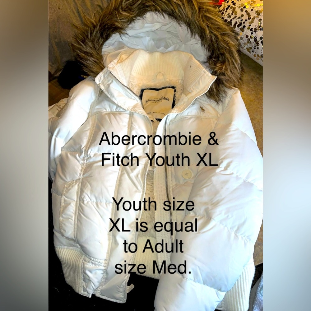 White Abercrombie & Fitch Winter Coat w/ Fur Lined Hood